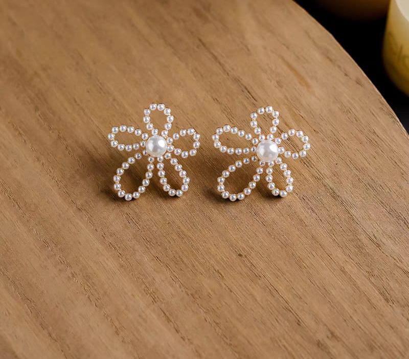 Good quality beautiful earrings pair