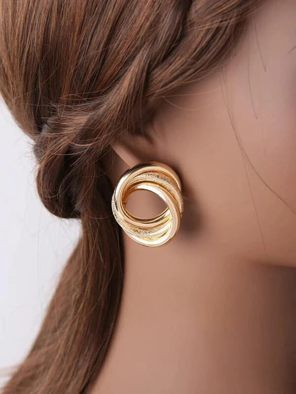 Shein - Triangular Stud Earrings In Circular Shape