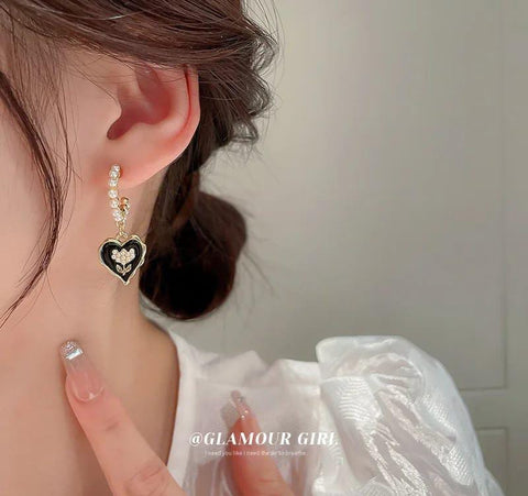 Good Quality Beautiful Earrings Heart Shape Black And Gold