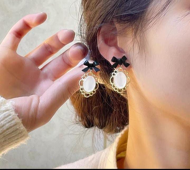 Good quality beautiful earrings pair