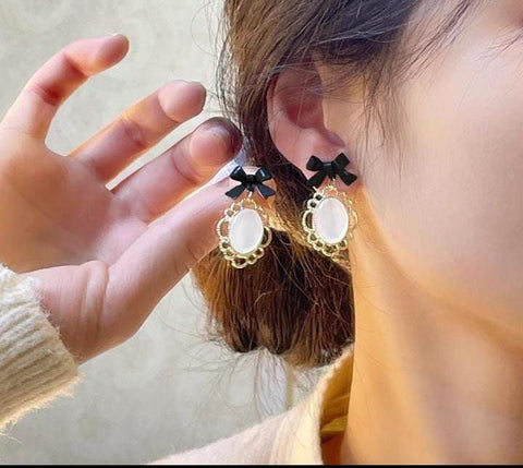 Good quality beautiful earrings pair