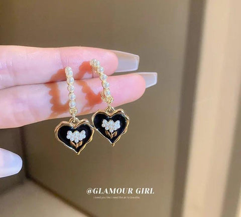 Good Quality Beautiful Earrings Heart Shape Black And Gold
