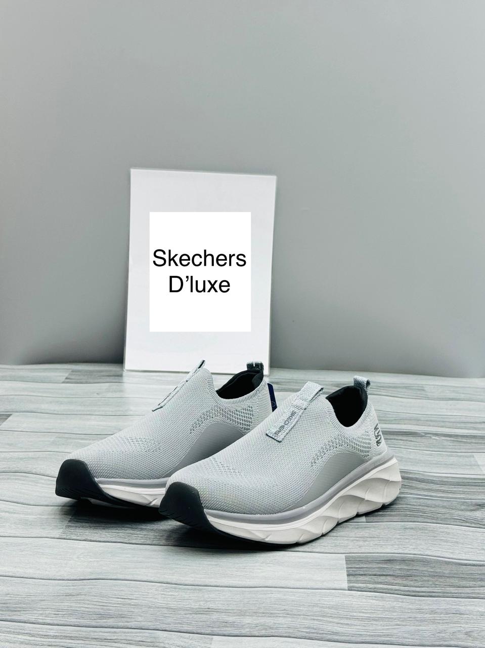 Skechers D’luxe Memory Foam