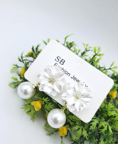 Good quality beautiful earrings pair