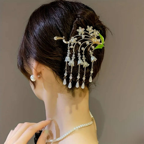 White Tulip Hanging Tassel Hair Clip