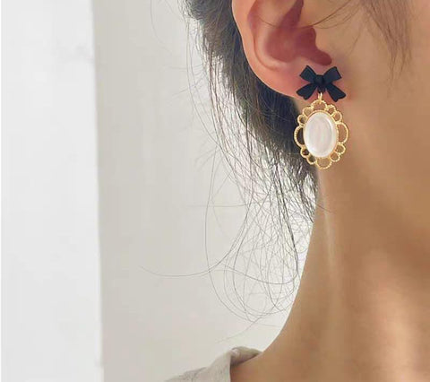 Good quality beautiful earrings pair